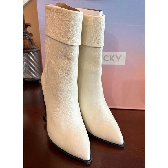 LISA VICKY (Nordstrom) - NIB - L Sz 6 Mae-V Soft Tumble Leather Booties in Cream - Picture 3 of 12